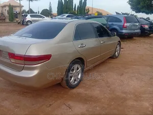 Honda Accord 2004 Gold