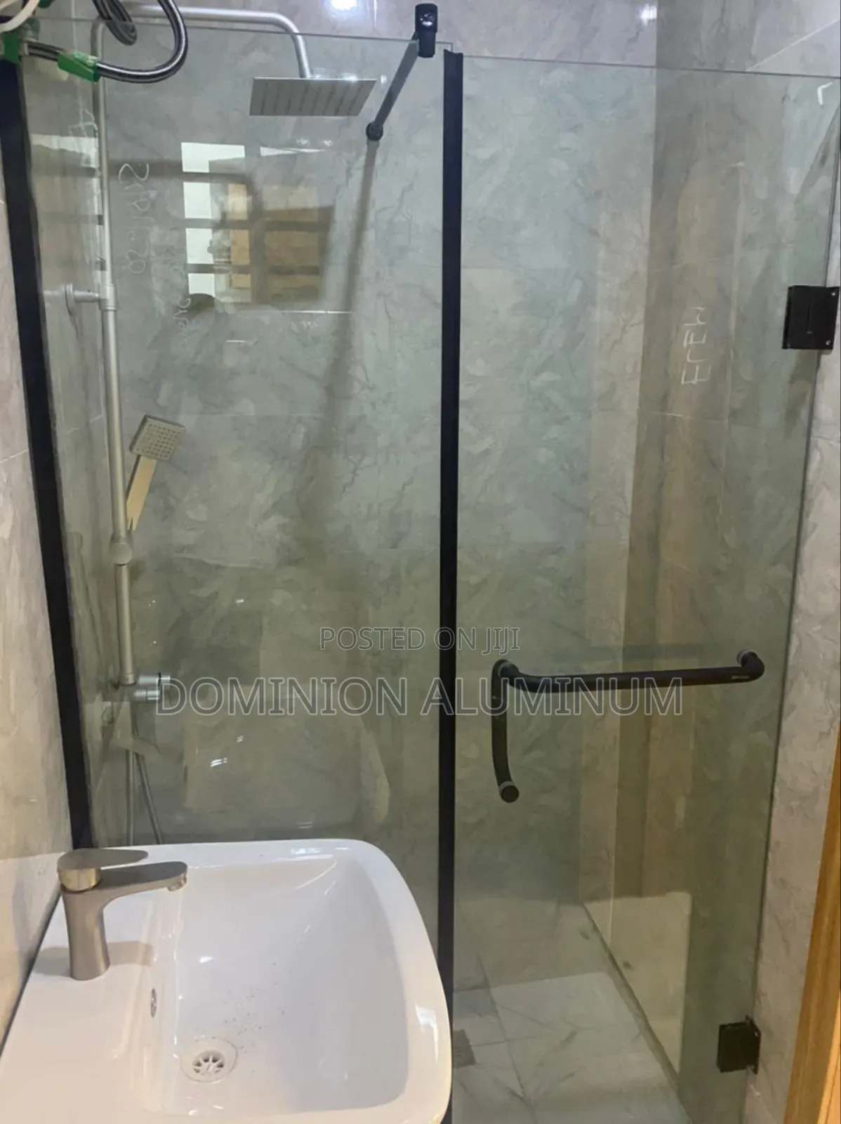 Tempered 10mm Glass Cubicle
