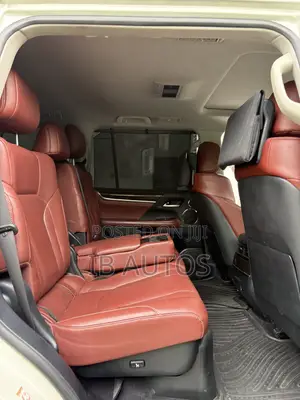 Lexus LX 570 AWD 2016 White