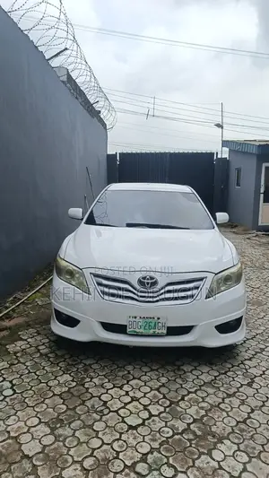 Toyota Camry 2.4 SE Automatic 2008 White
