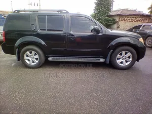 Nissan Pathfinder SE 2008 Black