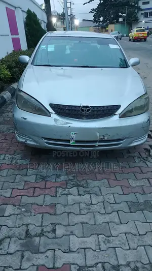 Toyota Camry LE 4dr Sedan (2.4L 4cyl 5M) 2003 Silver