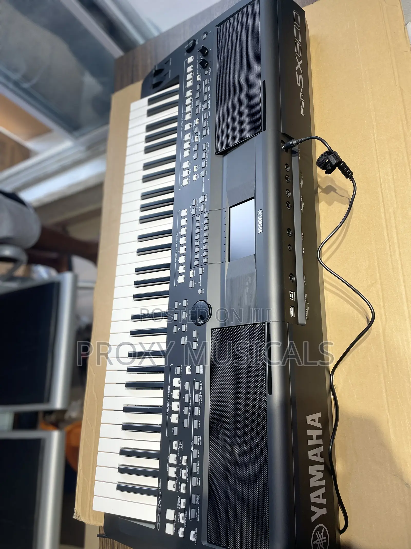 Yamaha Sx-600 Arranger Keyboard