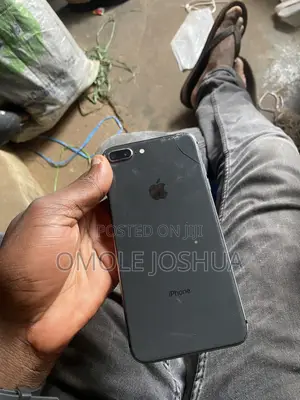 Apple iPhone 8 Plus 64 GB Black