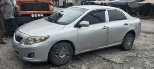 Toyota Corolla 2010 Silver