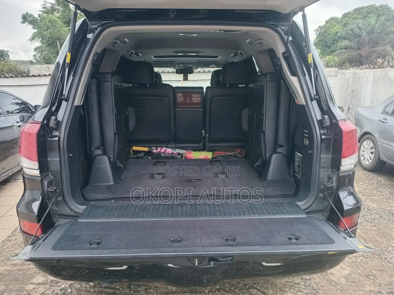 Lexus LX 570 AWD 2013 Black