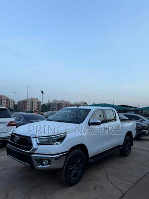 New Toyota Hilux 2025 White