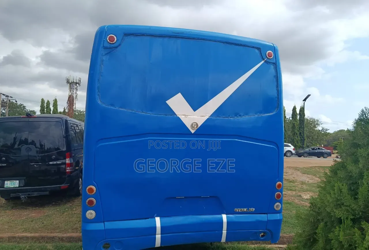 Scania Touring 2004 Blue