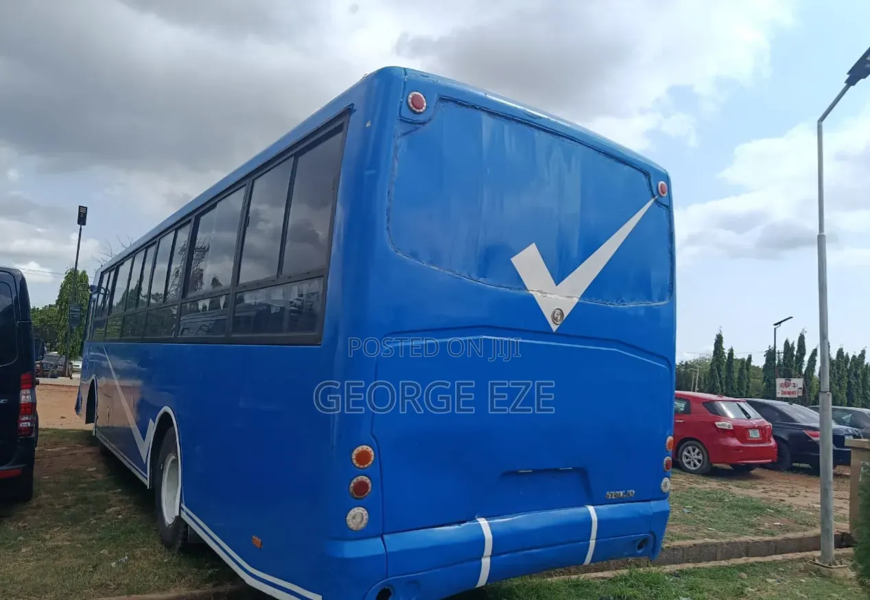 Scania Touring 2004 Blue