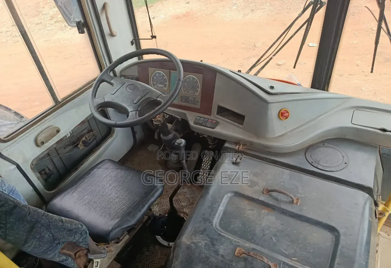 Scania Touring 2004 Blue
