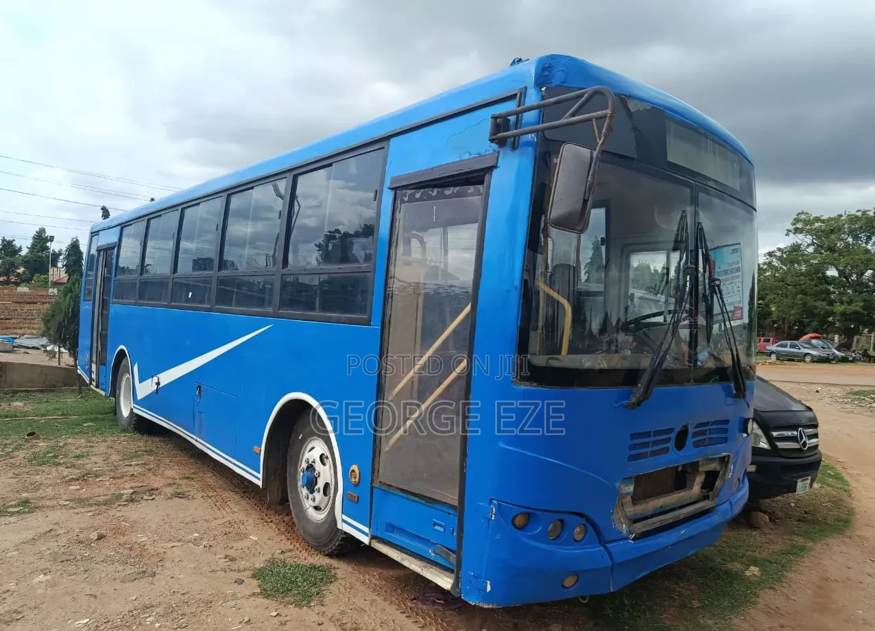 Scania Touring 2004 Blue