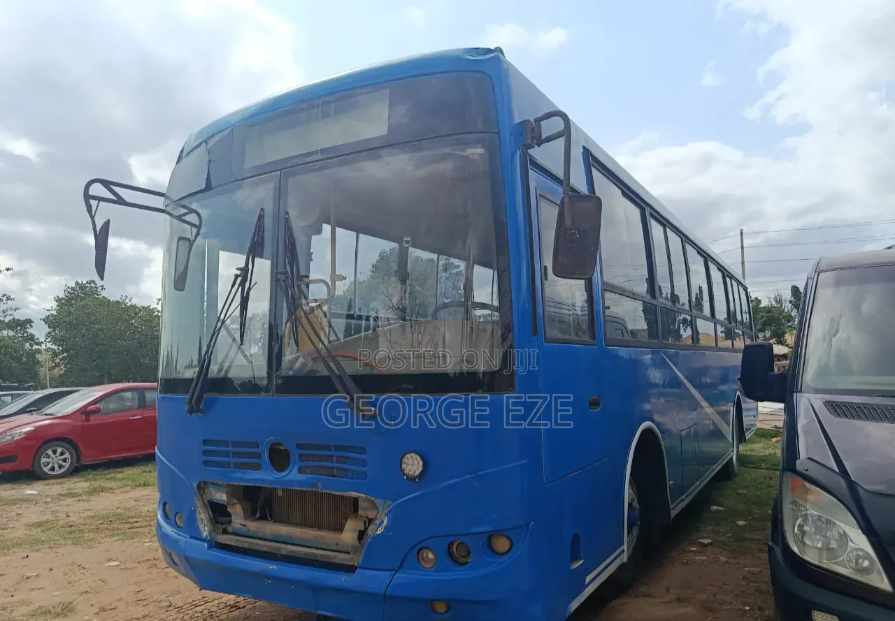 Scania Touring 2004 Blue