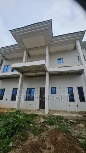 6 Bedroom Fully Detached Duplex