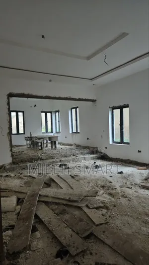 6 Bedroom Fully Detached Duplex