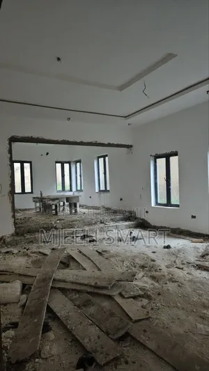 6 Bedroom Fully Detached Duplex