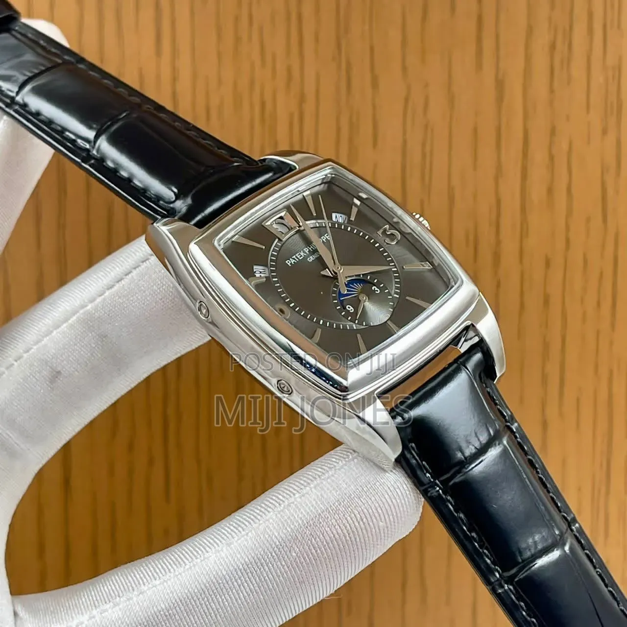 Replica Patek Philippe Geneve Leather Watch