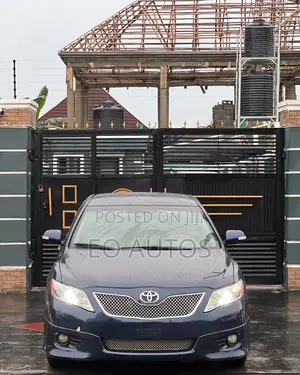 Toyota Camry LE 4dr Sedan (2.5L 4cyl 6A) 2011 Blue