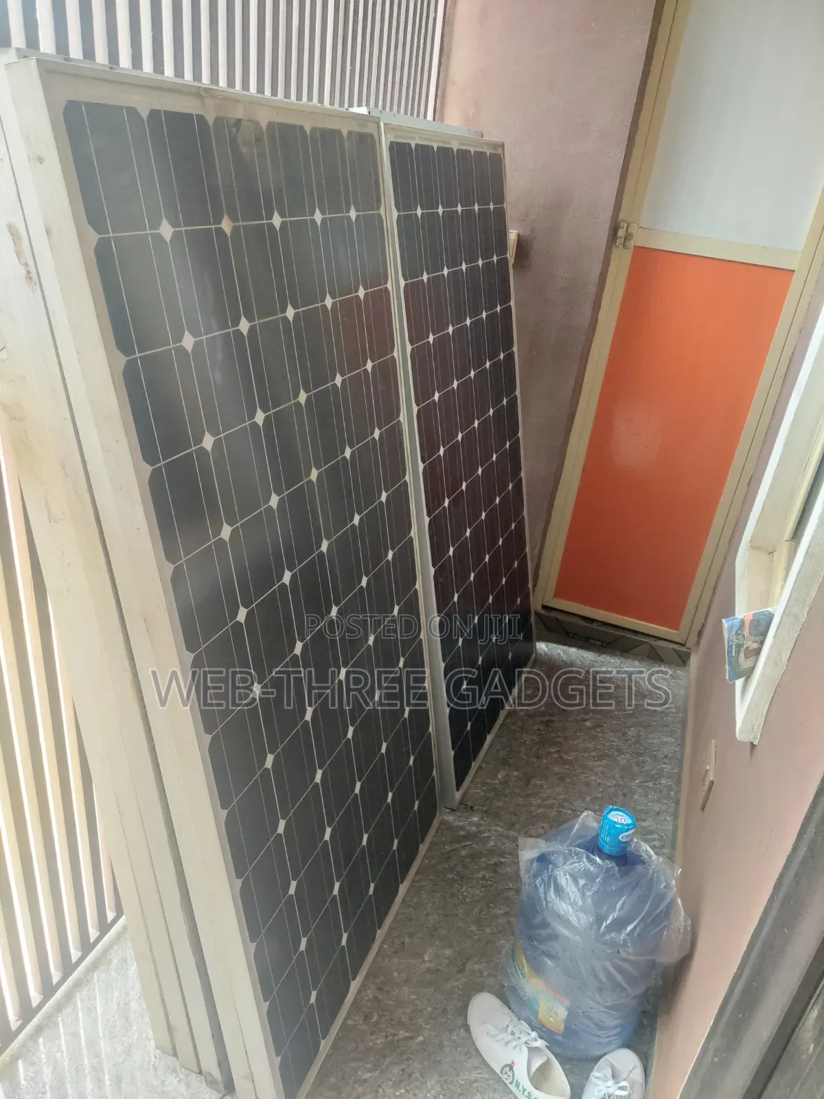 250 Watts 24volts . Monocrystaline Solar Panels.