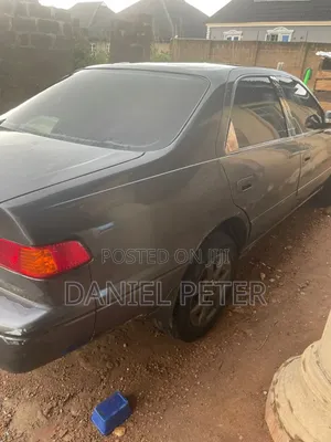 Toyota Camry 2000 Gray