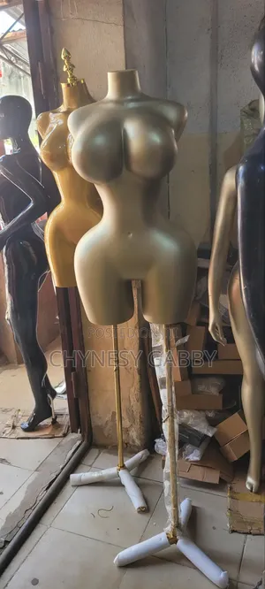 Big Breats Short Rebecca Mannequin