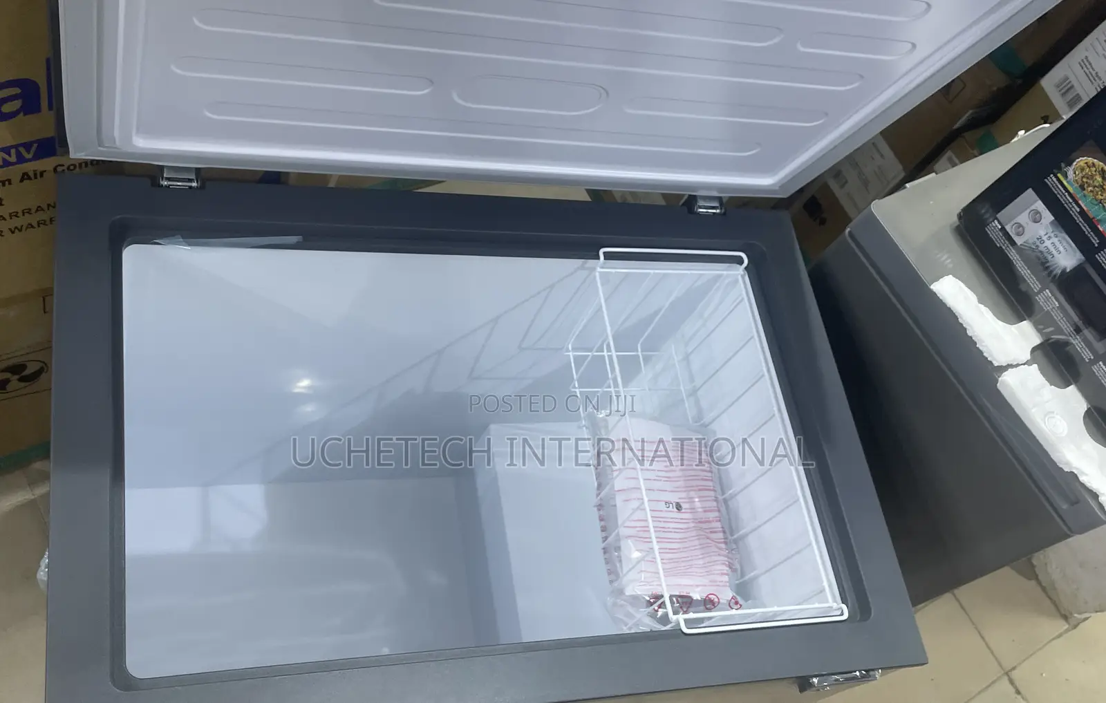 Lg Chest Freezer