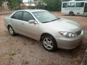 Toyota Camry LE 4dr Sedan (2.4L 4cyl 4A) 2004 Silver