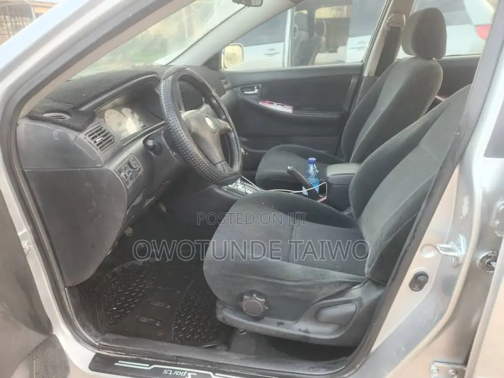 Toyota Corolla 2004 Silver