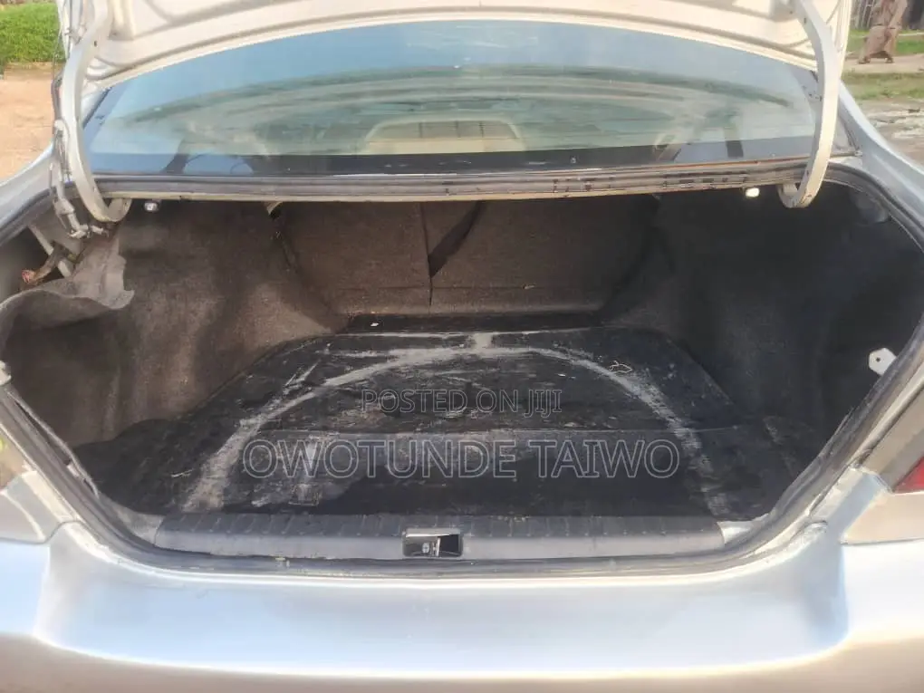 Toyota Corolla 2004 Silver