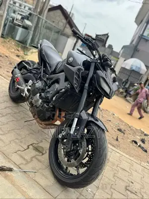 Yamaha 2020 Black