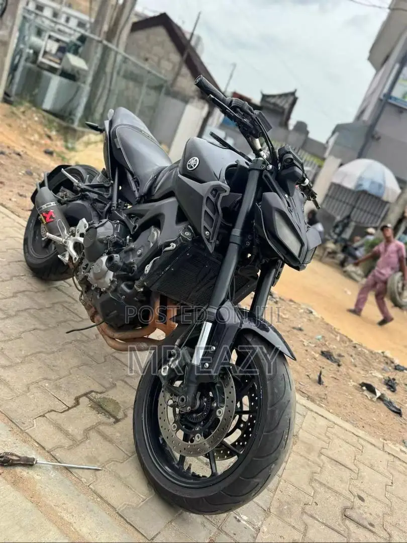 Yamaha 2020 Black