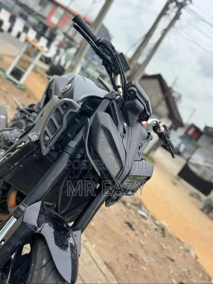 Yamaha 2020 Black