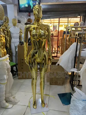 Big Nyash Female Gold Mannequin