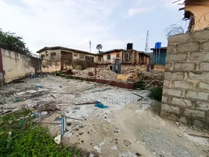 Full Plot of Land in a Close Good for Residential or Commercial