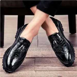 Banagat Men Glossy Tassel Brogue Shoes