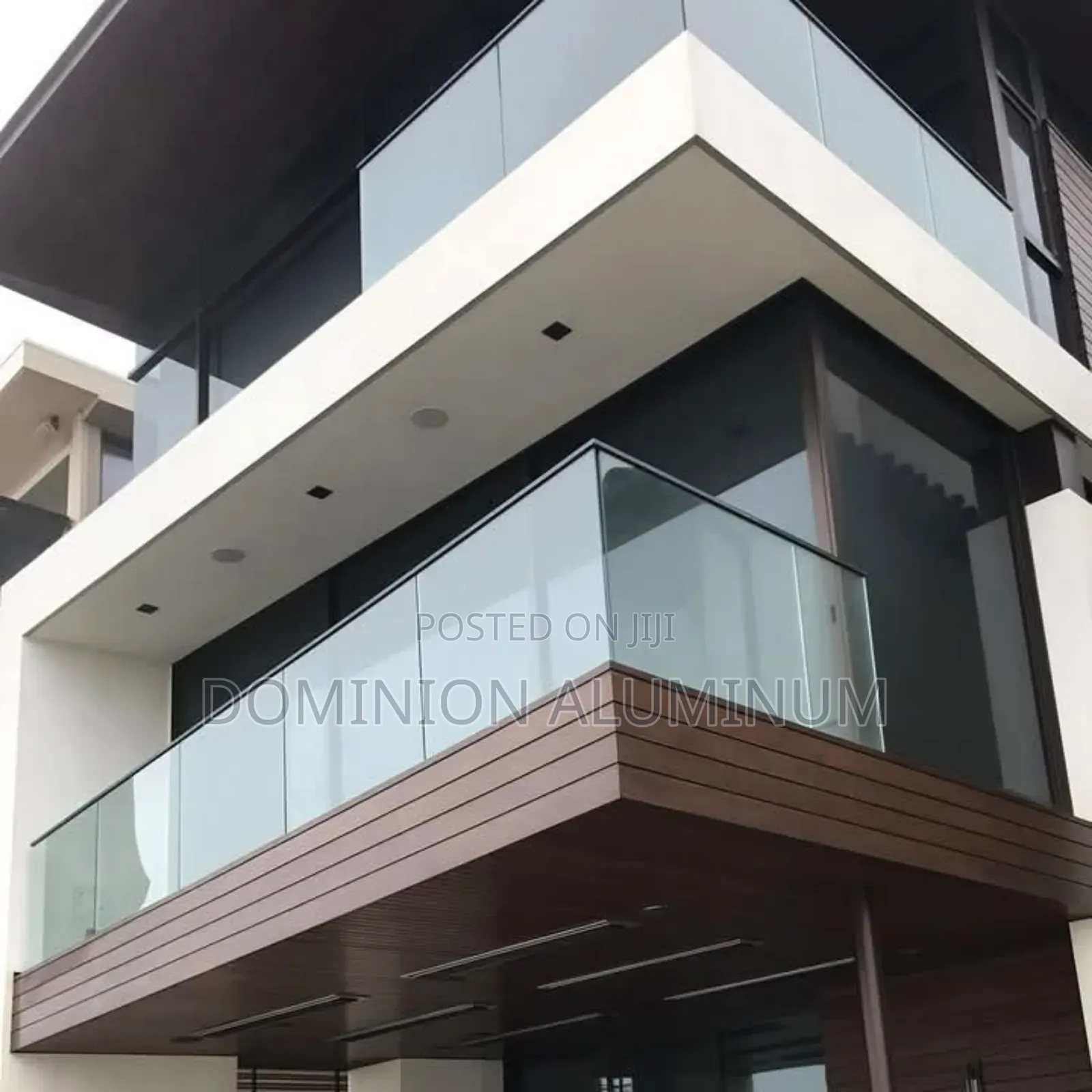 10 Mm Step Case Balcony Glass