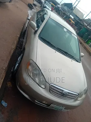 Toyota Corolla 2004 Gold