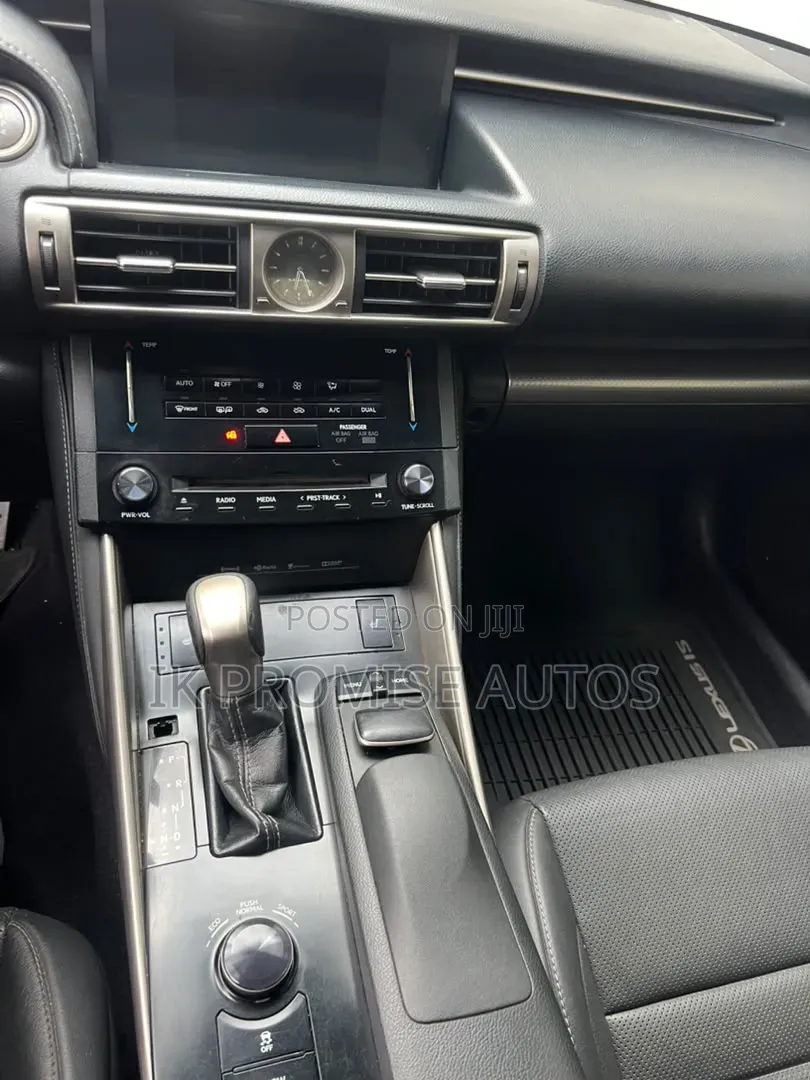 Lexus IS 2015 Silver