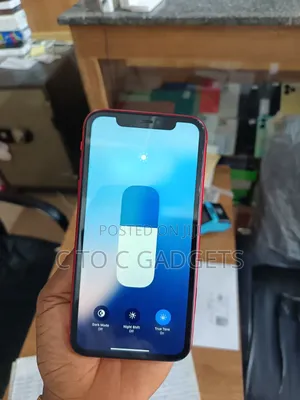 Apple iPhone 11 64 GB Red