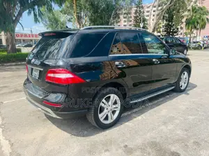 Mercedes-Benz M Class ML350 4MATIC 4dr SUV AWD (3.5L 6cyl 7A) 2015