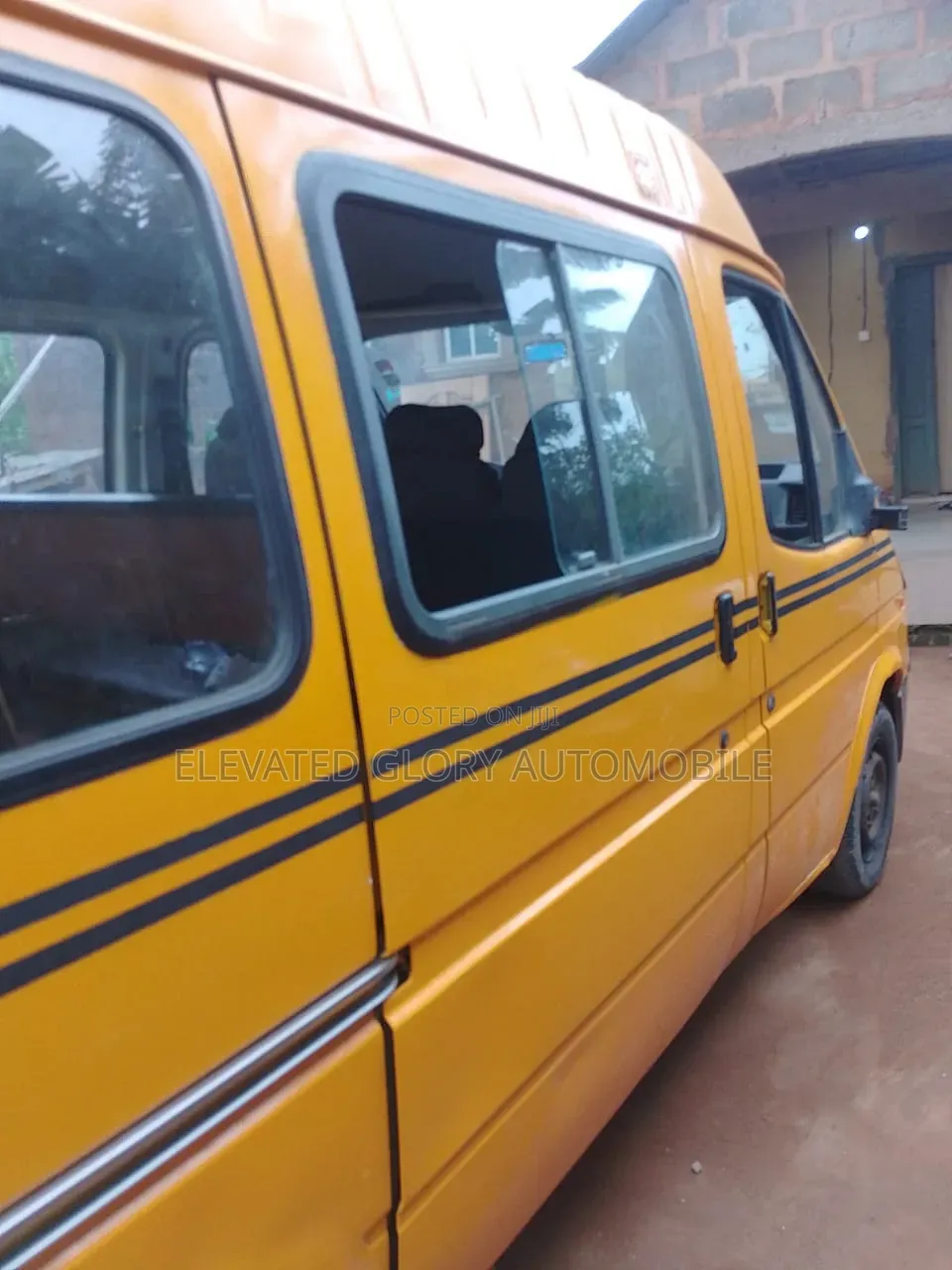 Ford Transit 2005 Orange