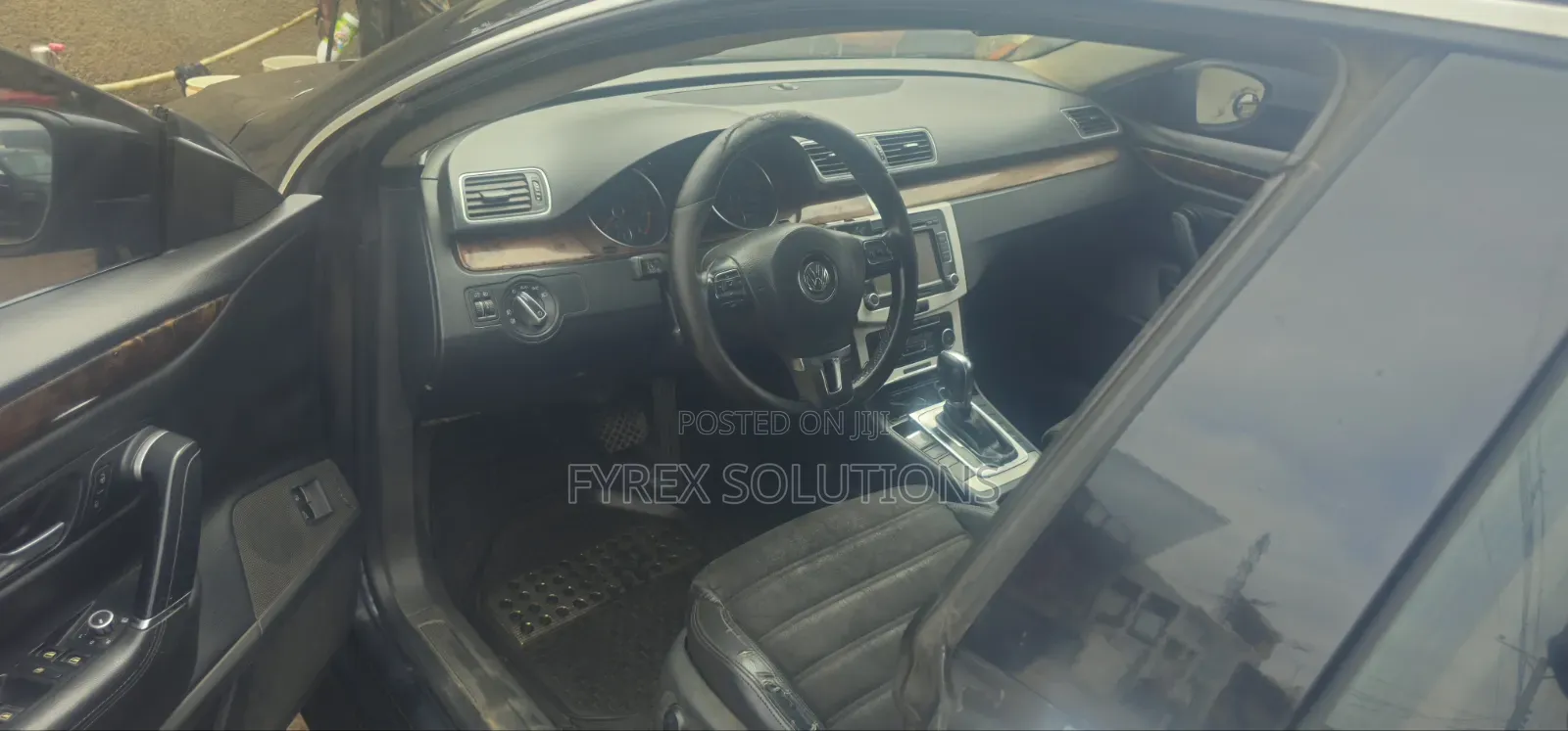 Volkswagen Passat 2011 Black