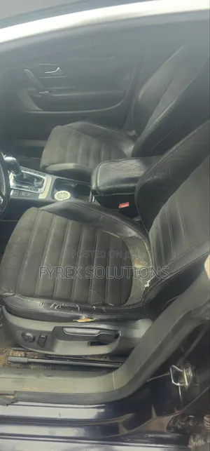 Volkswagen Passat 2011 Black