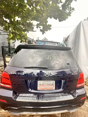 Mercedes-Benz GLK-Class Base GLK 350 4dr AWD 4MATIC (3.5L 6cyl 7A) 2015