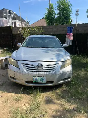 Toyota Camry XLE V6 4dr Sedan (3.5L 6cyl 6AM) 2007 Silver