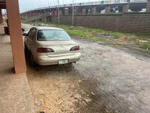 Toyota Corolla X 1.3 Automatic 2000 Silver