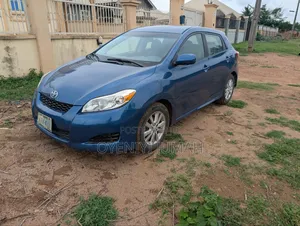 Toyota Matrix Hatchback FWD (1.8L 4cyl 5M) 2010 Blue