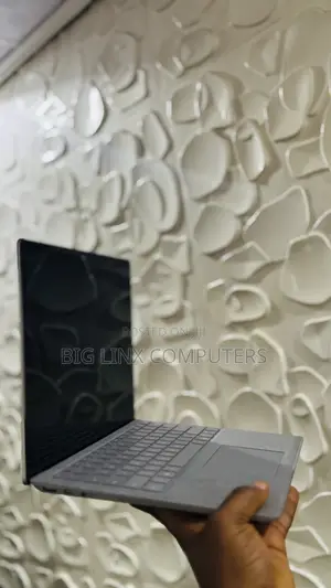 New Laptop Microsoft Surface Laptop 16GB Intel Core i7 SSD 512GB