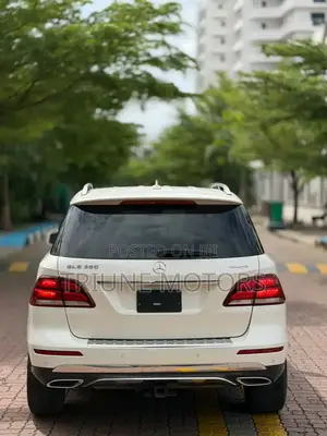 Mercedes-Benz GLE-Class 2018 White