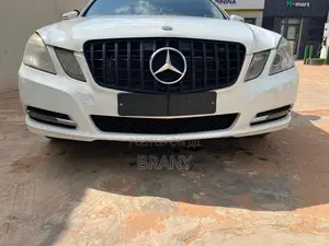 Mercedes-Benz E350 Base 4Matic Sedan AWD (3.5L 6cyl 7A) 2011 White