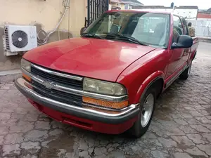Chevrolet S-10 1998 Red